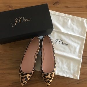 Pointed-toe flats in leopard calf hair NIB